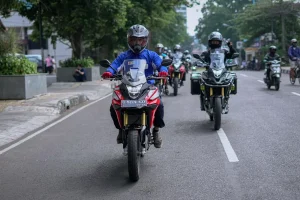 Menguasai Jalan dengan Bijak: Panduan Lengkap Tips Aman Menggunakan Motor